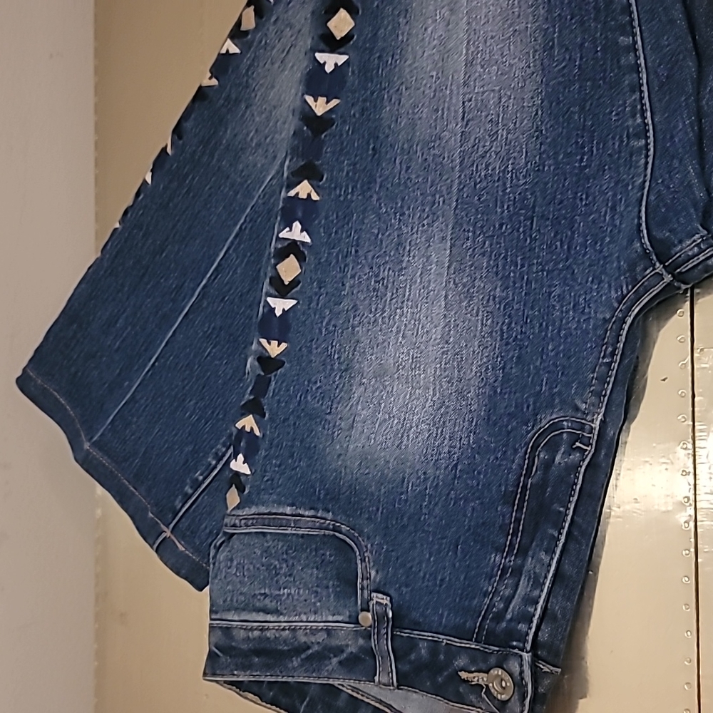 Su & Lola  southwestern embroidery